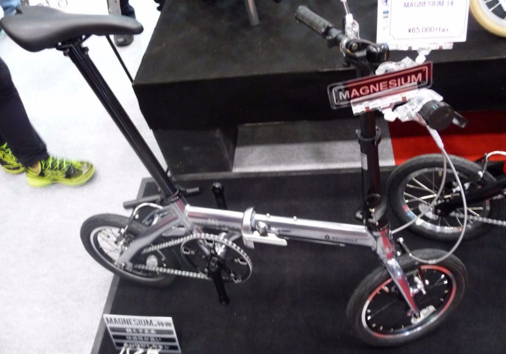6.7kg!超軽量折りたたみ自転車ルノーマグネシウム6が新登場