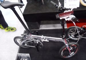 RENAULT 折りたたみ自転車 MAGNESIUM 6 ✳︎引き取り限定 衝撃の最軽量自転車「MAGNESIUM(マグネシウム)6」が登場