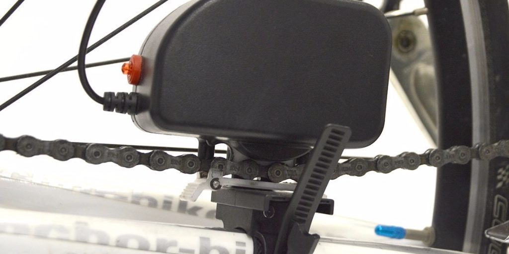 ロードバイクで自家発電!?スマホ充電可能なUSBダイナモチャージャー